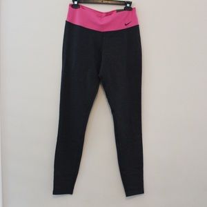 Nike Legend Tight Fit Leggings M